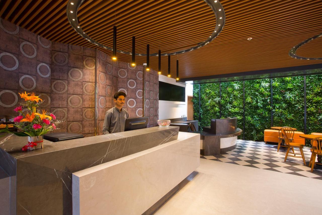 Hotel Fountain Tree By Tgi Bangalore Esterno foto